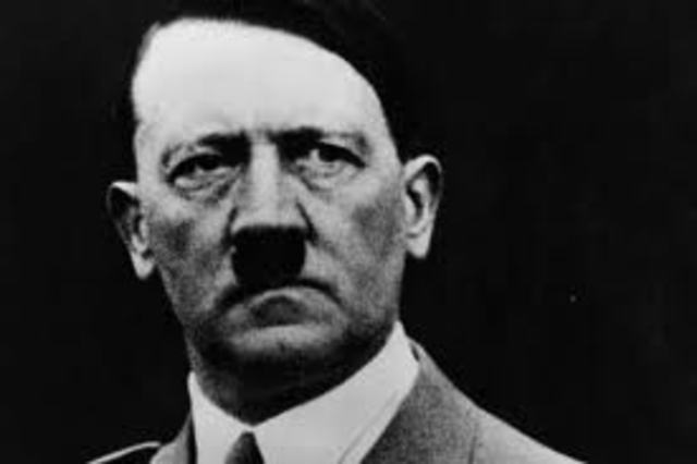german parliment gives hitler dictorial powers