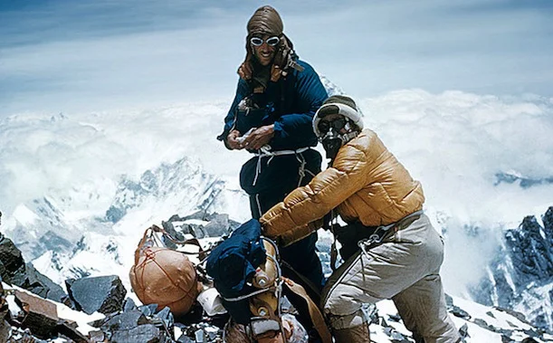 Sommet du Mont Everest est atteint