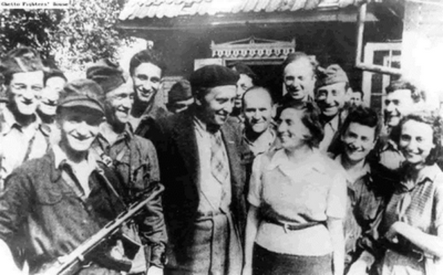 Elie gets liberated by American troops at Buchenwald