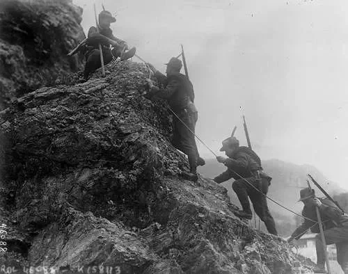 Italy Declares War on Austria-Hungary.