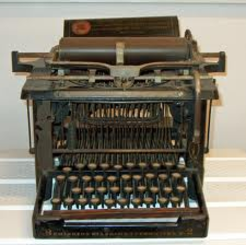 Las primeras máquinas Remington escribian solo e mayúsculas