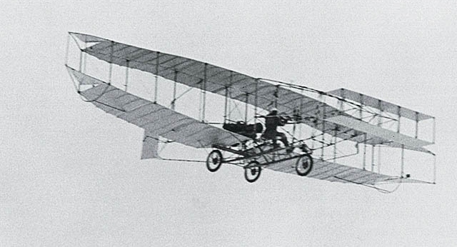 first airplane flies