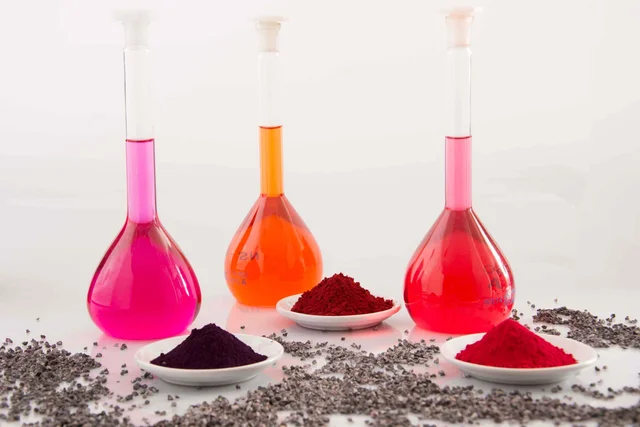 Sustitución de los colorantes naturales por los químicos