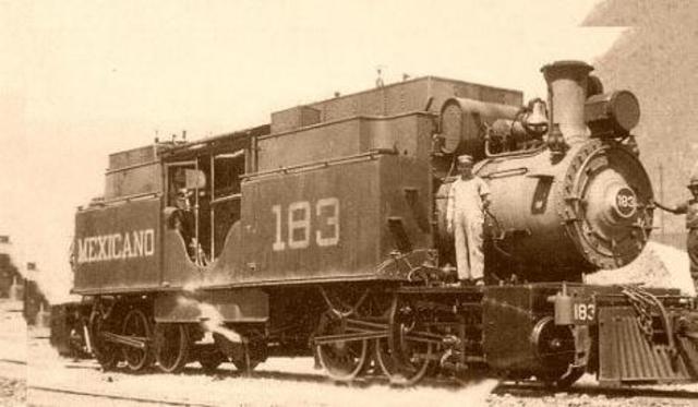 Primera línea de pasajeros de una máquina de vapor