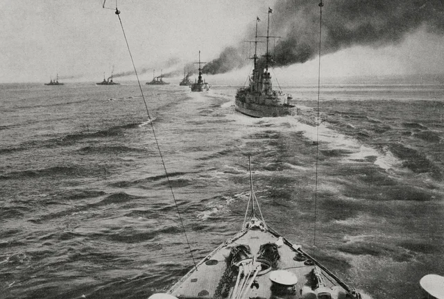 Naval battle of jutland takes place between british and german fleets.