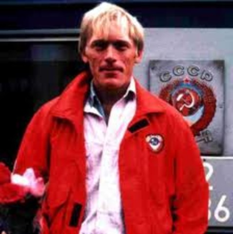 Midnight Lopsang Reaches Camps