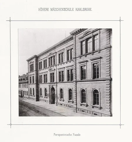 Frauen können in Gymnasiumkurse gehen