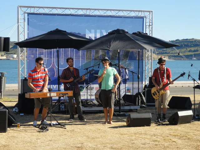Luís Pedro com The Rathazanas na Torre de Belém