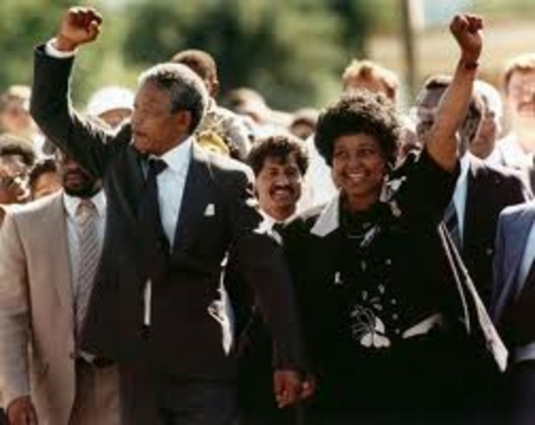 nelson mandela reliesed from prison in south africa