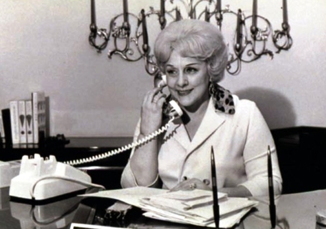 Mary kay Began her First job