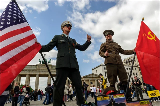 Inicio de la Guerra Fría entre Estados Unidos y la Unión Soviética