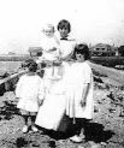 Katharine Houghton Hepburn born