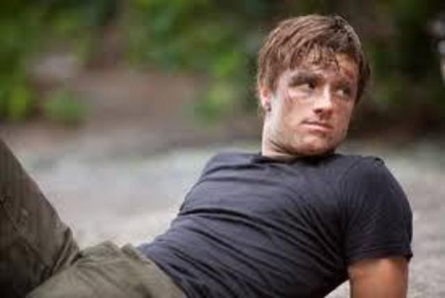 The hunger games begin and Peeta is seperated from Katniss