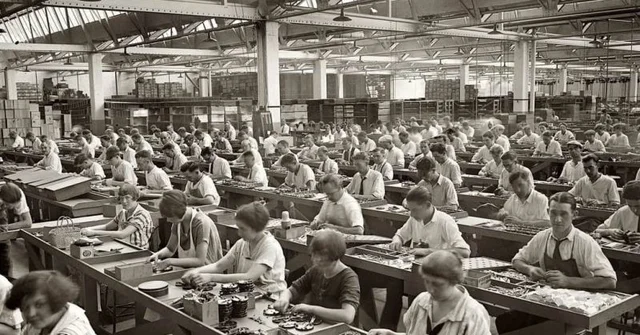 SURGIMIENTO DEL TERMINO "DISEÑO GRÁFICO"