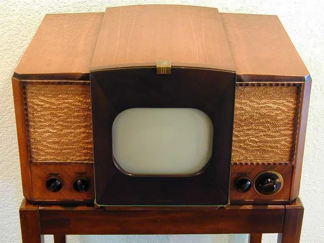 First All-Electronic Color Television System Introduced