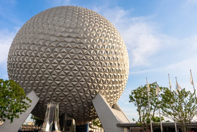 EPCOT Opened