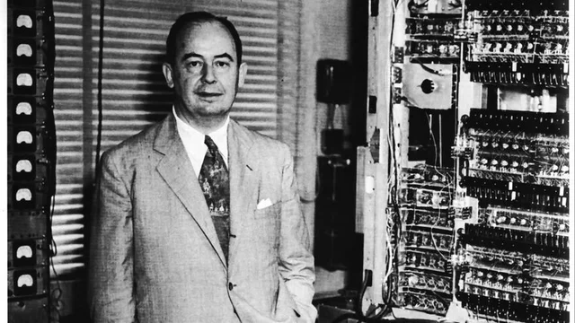 John Von Neumann crea la EDVAC.