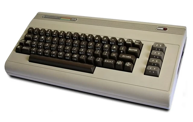 Aparece el Commodore 64.