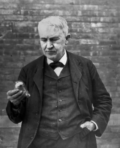 Thomas Edison brings electric light to homes