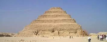 Pirámide de Djoser y primer Arquitecto Imhotep