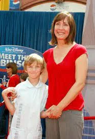 Son Donovan Roth
