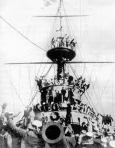 1905 revolution begins