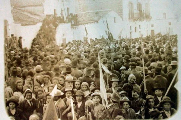 In Italia si tengono le prime elezioni a suffragio universale maschile