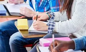 Se incluyen notas, ejemplos y el procedimiento de cambios.