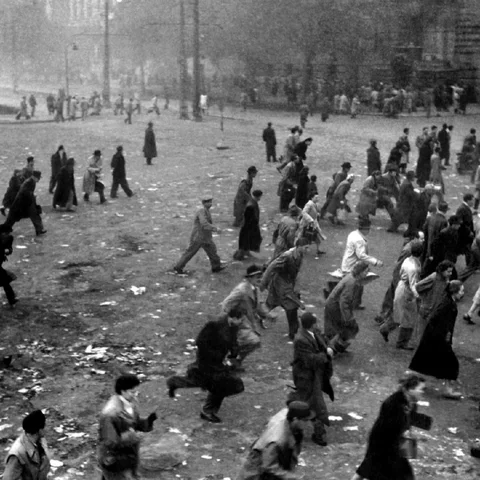 Chain fire at Kossuth Square