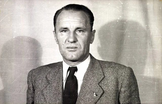 Kádár and Maléter started negotiating with the USSR