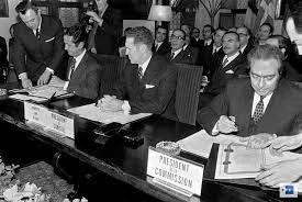 1963  La CEE firma su primer gran acuerdo internacional