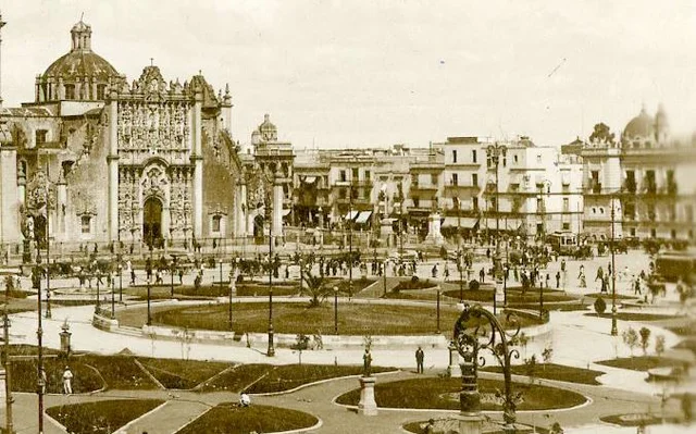 Real y Pontificia Universidad de México.