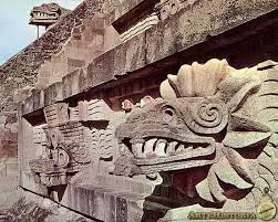 En el templo de Quetzalcóatl-Tlahuizcalpantecuhtli