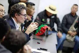 Ampliar cobertura educativa