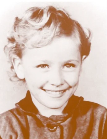 Dolly Starts Performing