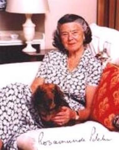 Nace  la novelista britanica Rosamunde Pilcher