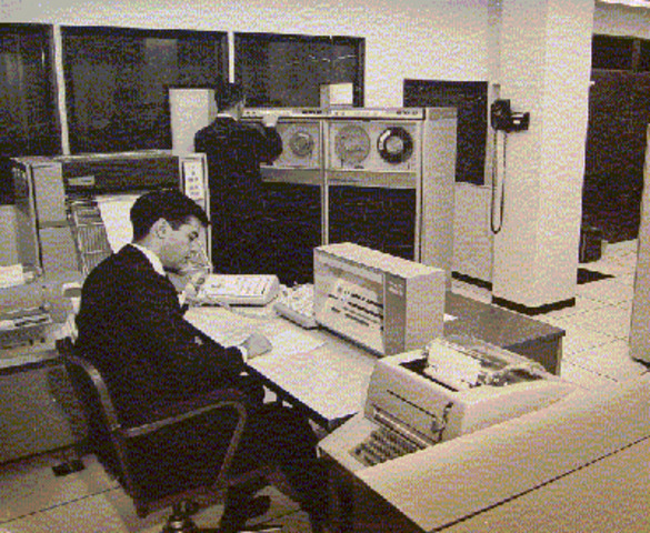 Second node installed at Stanford Research Institute to a SDS 940 computer.