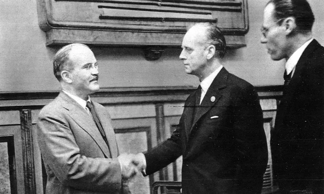 Pacto Molotov-Ribbentrop