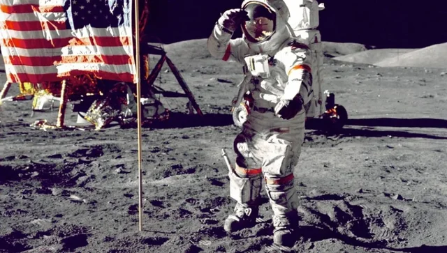 Primera vez que el humano pisa la luna
