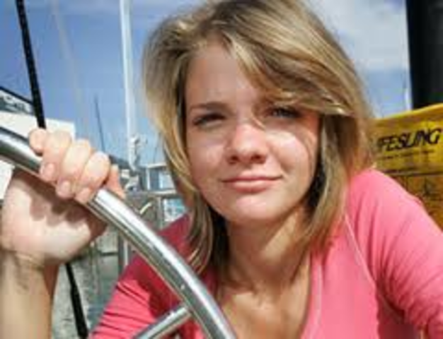 Jessica Watson becomes the youngest sailor to sail the world