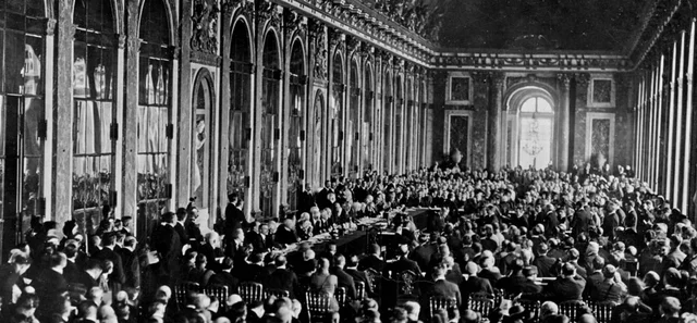 Tratados de paz en Versalles, Saint Germain, Trianon, Neuilly y Sèvres.