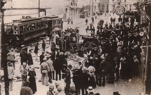 Austria-Hungary declares war on Serbia