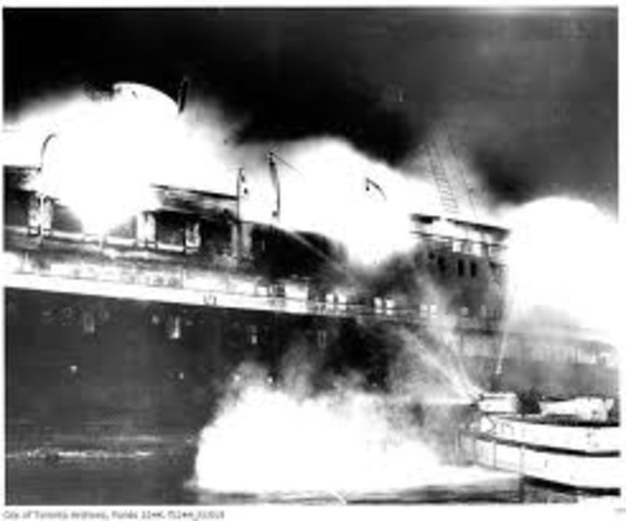 The SS Noronic Burns In Toronto Harbour Killing 118