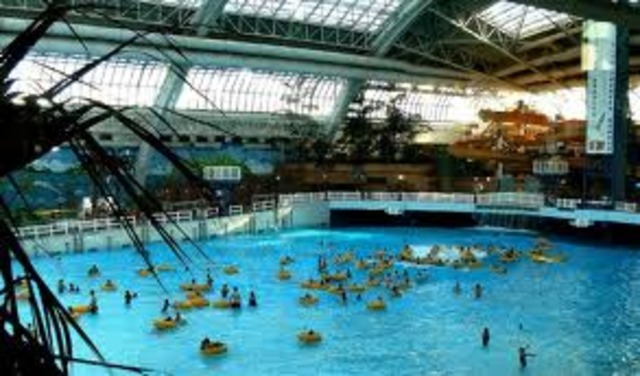 First Time I Went To Canada And Saw The World's Largest Mall