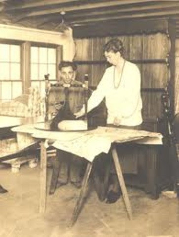 A furniture shop is added to Val-Kill