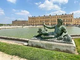 King Louis moved the capital of France from Paris to Versailles