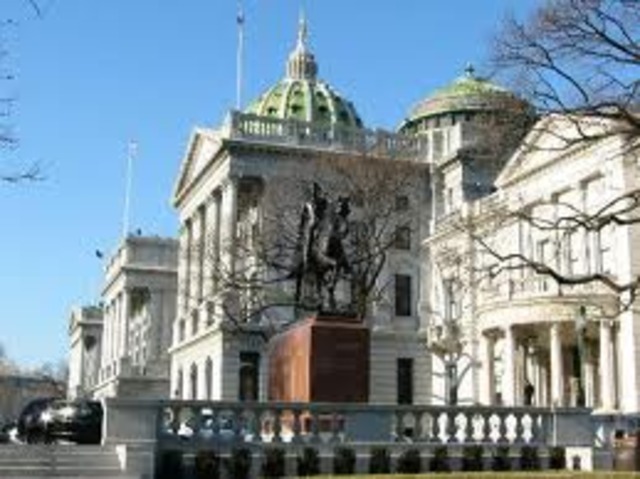 Santa Anna burns Harrisburg