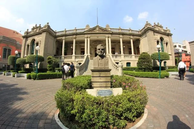 Creación de la Institución Harvard