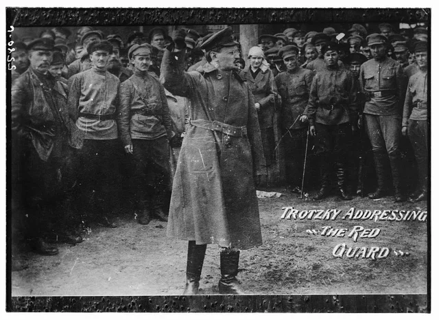 Trotsky Organizes Red Guard to Defend Petrograd