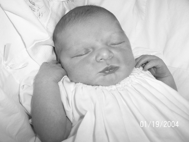 Kaylee Sue Skidmore is born